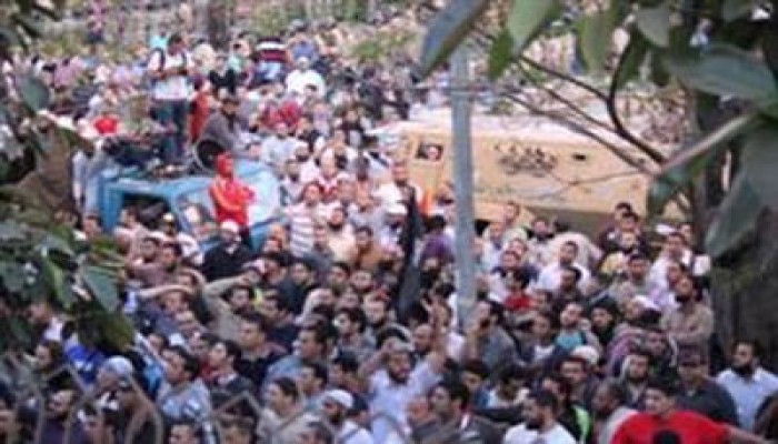 "الحرية والعدالة" بوسط القاهرة يوفد أطباء لعلاج مصابي "العباسية"