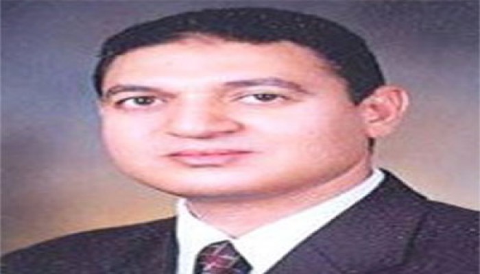 رئيس وحدة "الرأي العام" بسوهاج: تاريخ الإخوان يرجح كفة مرسي