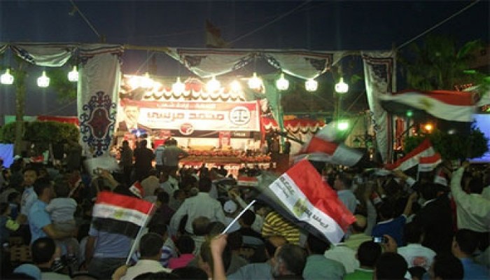الآلاف يتوافدون على مؤتمر د. مرسي بدمياط