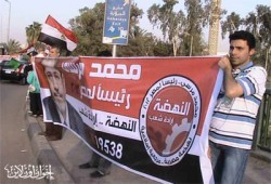 سلاسل بشرية لتأييد د. مرسي أعلى كوبري أكتوبر