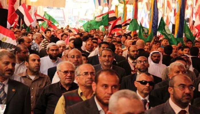 الآلاف يستقبلون د. مرسي بالعريش