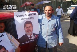 بالصور.. أهالي الزقازيق يعلنون دعمهم لمرسي رئيسًا