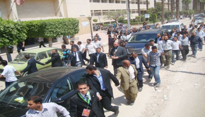 استقبال حاشد للدكتور مرسي بجامعة الزقازيق