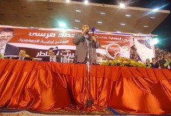 الشاطر في إستاد المنصورة: نعمل لخدمة الوطن ولسنا طلاب سلطة