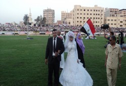 إشهار عقد زواج في مؤتمر د. مرسي بإستاد المنصورة