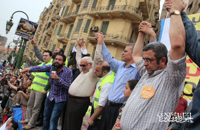 المتظاهرون بالميدان.. "إيد واحدة زي زمان"