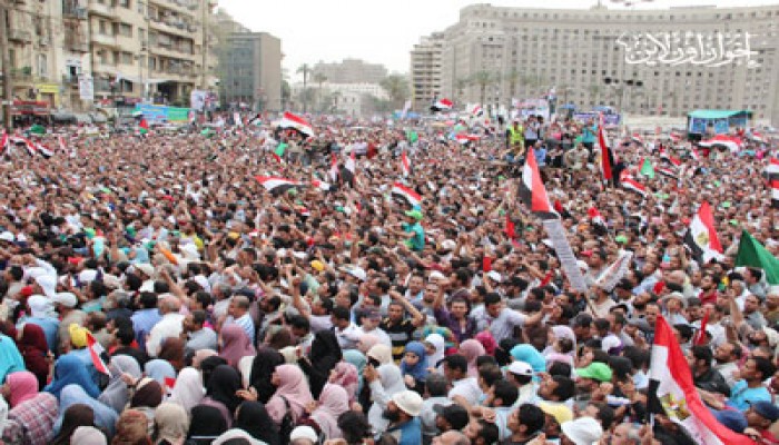 النساء في مليونية "تسليم السلطة": نضحي بأغلى ما لدينا في سبيل الحرية