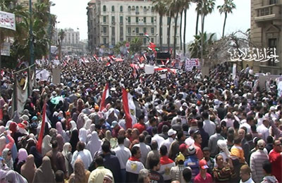 عشرات الآلاف يتظاهرون لحماية الثورة بالإسكندرية