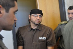 البرغوثي يبدأ إضرابًا عن الطعام ضد سياسات الكيان