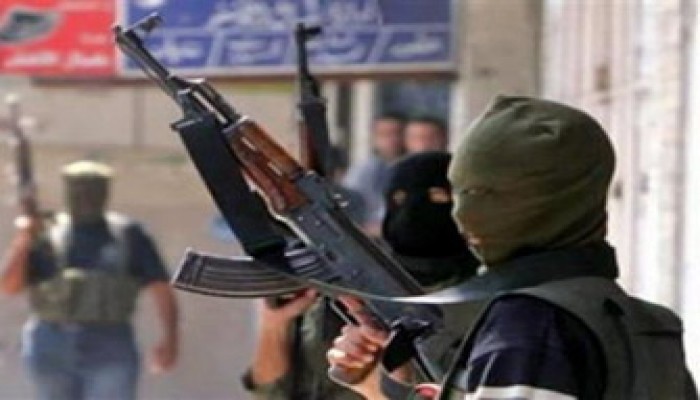 عباس يواصل قمع أنصار حماس!!