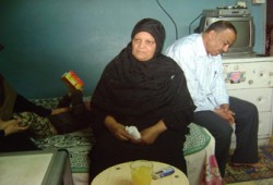 أسرة الشهيد مصطفى الصاوي: نتطلع لفوز "الشاطر"