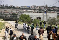 مصابون واعتقالات في مواجهات عنيفة في القدس المحتلة