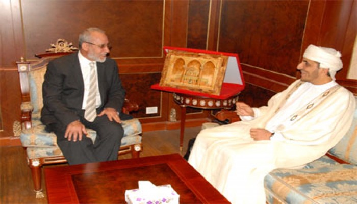 المرشد العام يستقبل سفير سلطنة عُمان في القاهرة