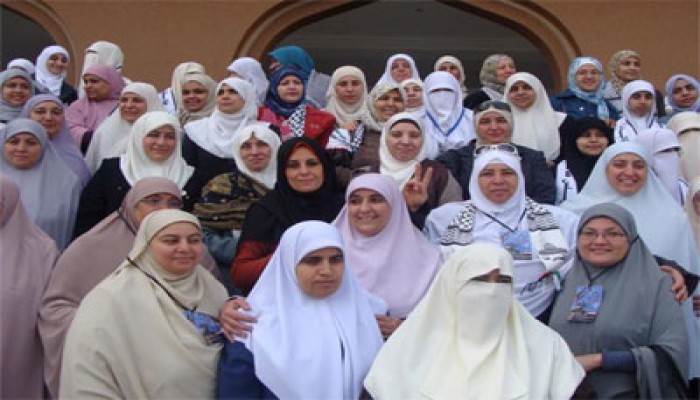 اعتماد زغلول تلتقي طالبات الجامعة الإسلامية بغزة