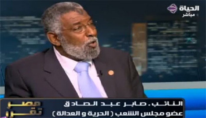 صابر عبد الصادق: الثورة تحتاج إلى حكومة قوية