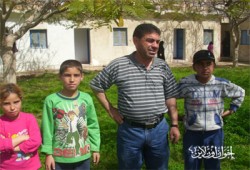 7 أسر سورية تصل إلى الإسماعيلية هروبًا من مجازر بشار