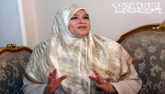 "جيزة بلا أمية" و"حرفة لكل امرأة".. مبادرة "الحرية والعدالة"