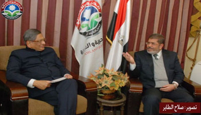 د. مرسي يطالب وزير خارجية الهند بالضغط لوقف مجازر بشار