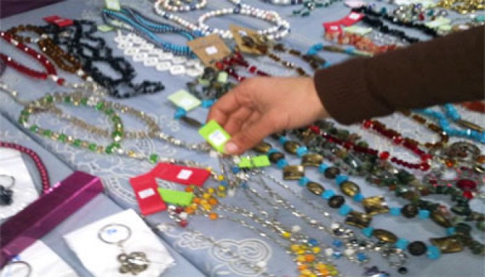 معرض للمشغولات اليدوية بـ"الحرية والعدالة" بدمياط