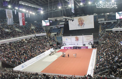 الآلاف يشاركون في حفل تأبين المجاهد أربكان