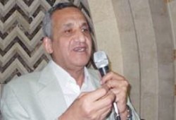 "الحرية والعدالة" يساهم في حل مشكلة 300 معلم بالسويس