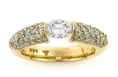 هل أقبل المعوَّق ذا المؤهل المتوسط ويعمل سائق "توكتوك"؟