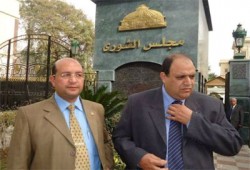 نواب "الحرية والعدالة" بدمياط يستخرجون "كارنيهات" الشورى