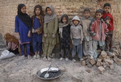 النيويورك تايمز: "الناتو" يقتل أطفال أفغانستان نهارًا