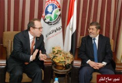 رئيس "الحرية والعدالة" يستقبل سفيري كندا وسنغافورة