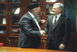 المرشد العام يستقبل رئيس وزراء إيطاليا الأسبق