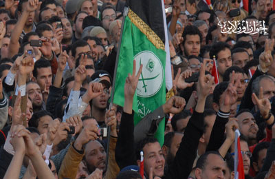 الإخوان والأدب الجمّ