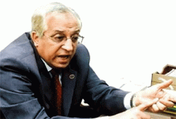 تشريعية الشعب توافق على اتهام وزير الداخلية