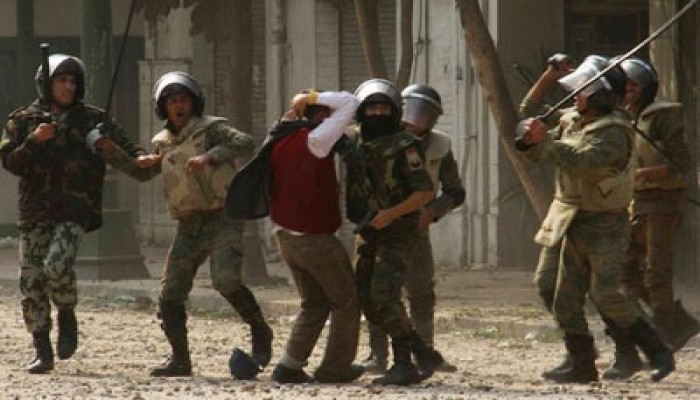 "القومي لحقوق الإنسان" يدين الشرطة العسكرية في أحداث "محمد محمود" و"الوزراء"