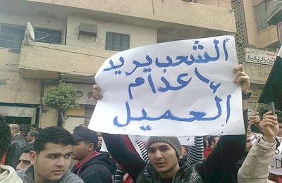 الحصان الورق.. شعر علي درويش