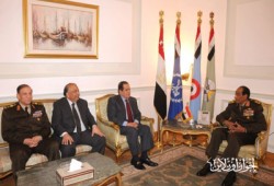 طنطاوي يلتقي الجنزوري والكتاتني قبل بيان الحكومة