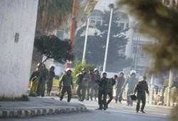 الواشنطن بوست: تقاعس العالم يعزز الثورة المسلحة في سوريا