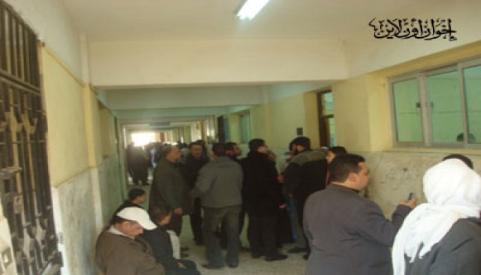 موظف يسب قاضيًا بالدقهلية.. ومجند يوجِّه الناخبين للنور