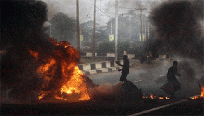 استشهاد شخصين وإحراق مساجد في هجوم بنيجيريا!