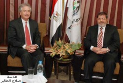 "الحرية والعدالة" يستقبل مساعد وزيرة الخارجية الأمريكية