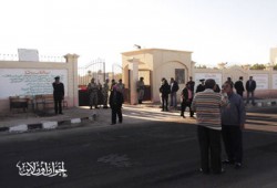 عروض عسكرية أمام لجان الاقتراع بشمال سيناء