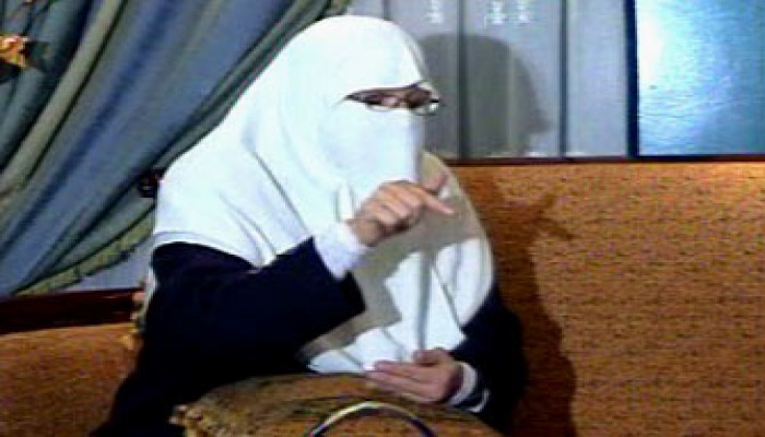 (إخوان أون لاين) يحاور زوجة الشهيد الرنتيسي