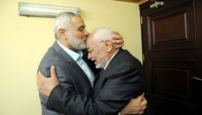 عاكف لهنية: رحل مبارك وبقيت غزة الصامدة