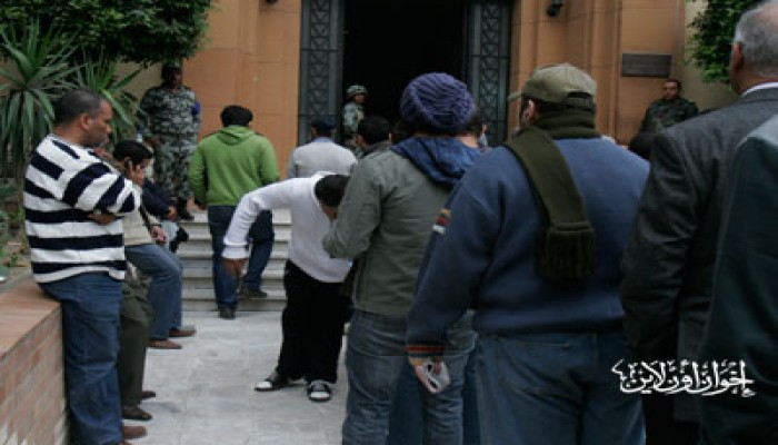 عودة طوابير الديمقراطية أمام لجان بولاق والعمرانية