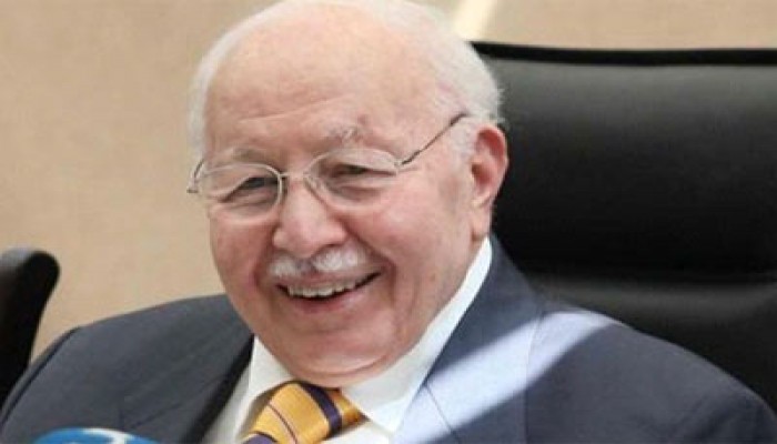 جمع الميراث العلمي للرائد التركي العظيم نجم الدين أربكان