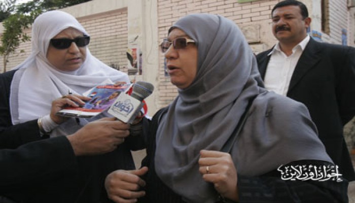 د. منال أبو الحسن تضبط دعاية للفلول بمدينة نصر