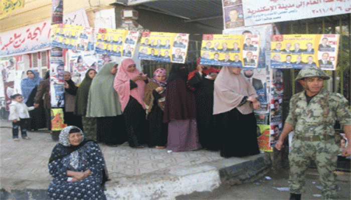 احتشاد الناخبين لليوم الثاني وتأخر فتح لجان بالفيوم