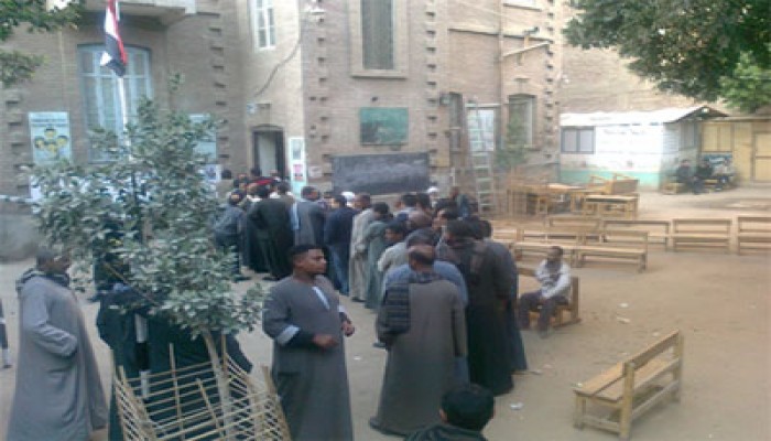 الأقصر.. تسويد بطاقات لصالح "الوفد" بدائرة إسنا