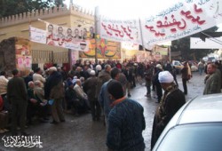 كبار السن يتقدمون طوابير الناخبين بالسيدة زينب