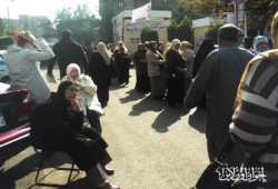 نساء مصر الجديدة يفضلن طابور الانتخابات عن السوق