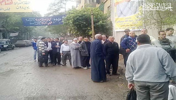 غضب وزحام أمام لجان المرج بسبب تأخر التصويت